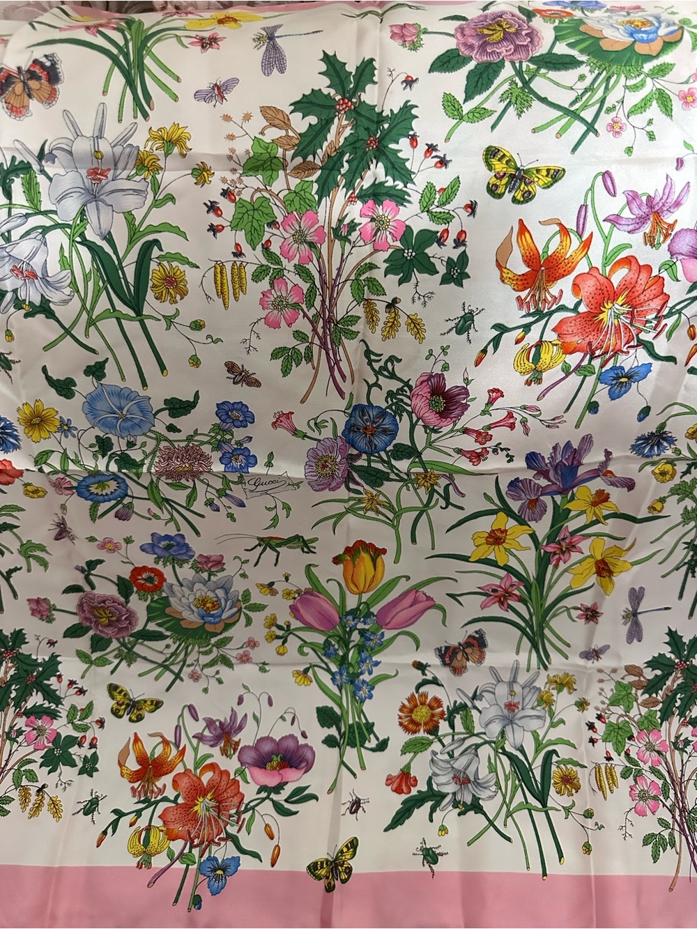 GUCCI❤️🌟FLORAL BOTANICAL PRINT SILK SCARF PASTEL MULTI ITEM # 1073583 ⭐️